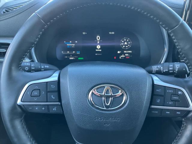 2023 Toyota Highlander Hybrid Platinum