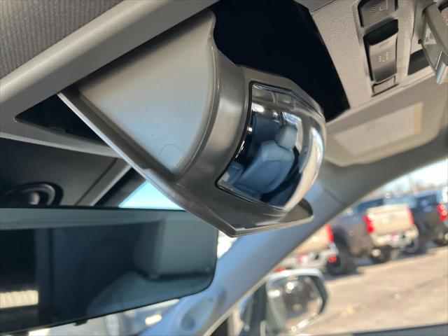 2023 Toyota Highlander Hybrid Platinum