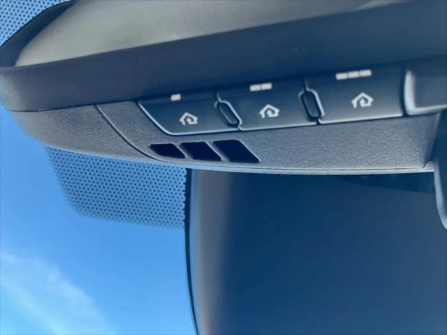 2023 Toyota Highlander Hybrid Platinum