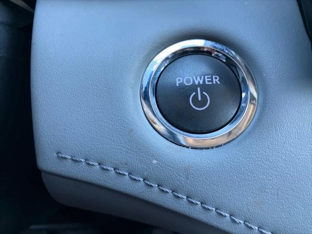 2023 Toyota Highlander Hybrid Platinum