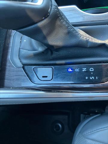 2023 Toyota Highlander Hybrid Platinum