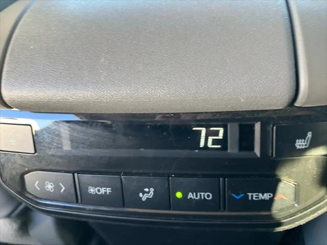 2023 Toyota Highlander Hybrid Platinum