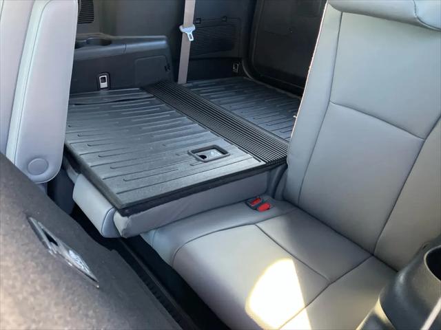2023 Toyota Highlander Hybrid Platinum