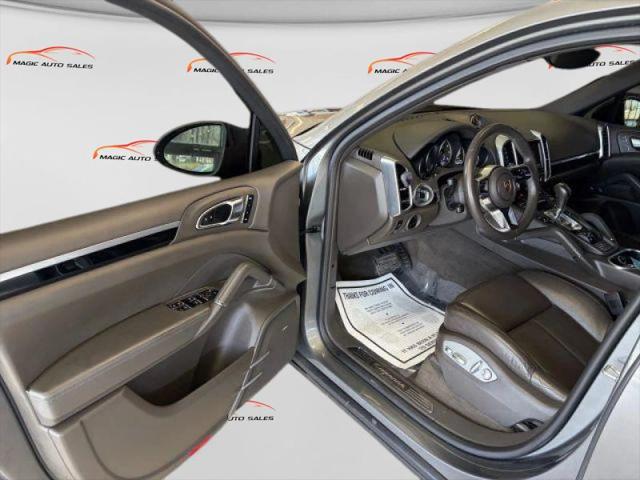 2016 Porsche Cayenne Base