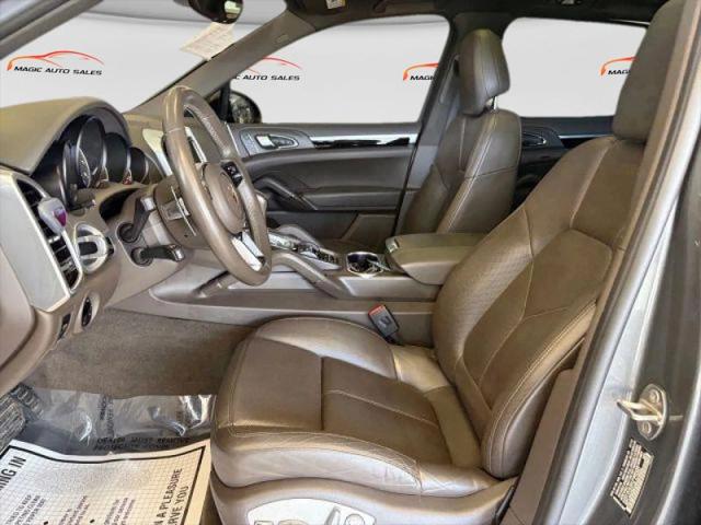 2016 Porsche Cayenne Base
