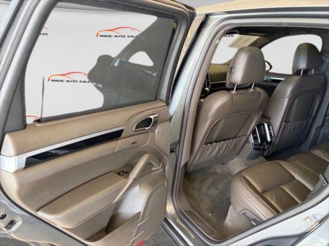 2016 Porsche Cayenne Base