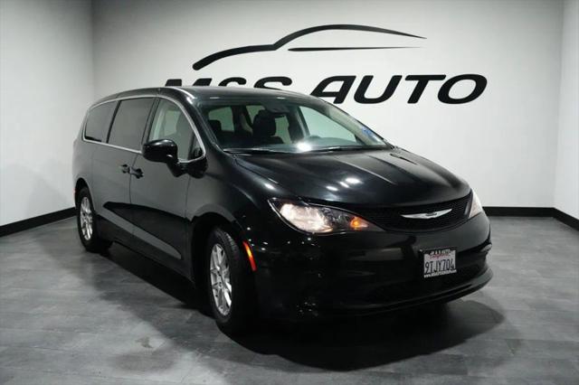 2023 Chrysler Voyager LX