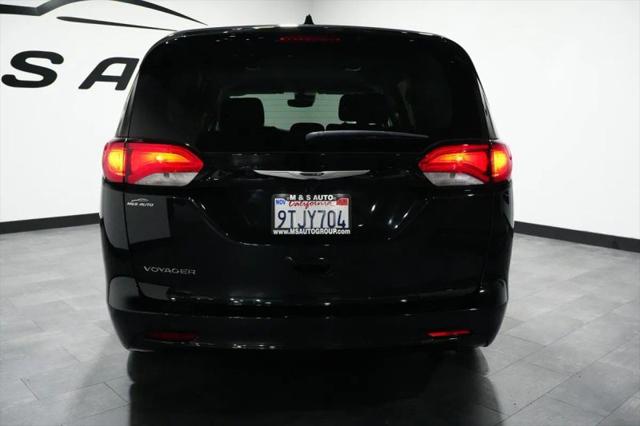 2023 Chrysler Voyager LX