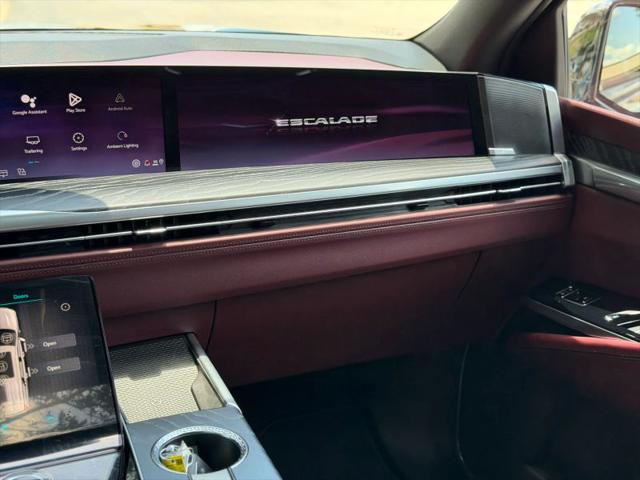 2025 Cadillac Escalade ESV Sport