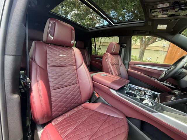 2025 Cadillac Escalade ESV Sport