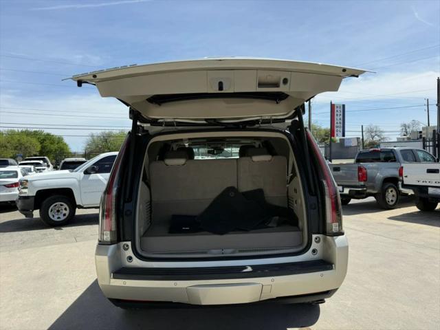 2016 Cadillac Escalade Luxury Collection