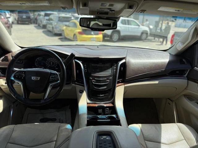 2016 Cadillac Escalade Luxury Collection