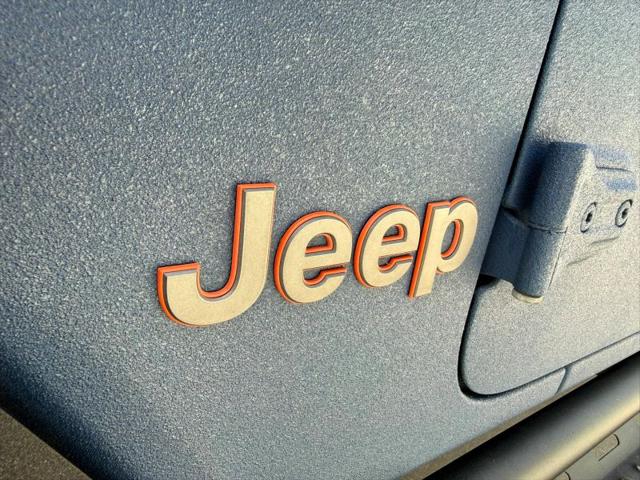 2022 Jeep Gladiator Sport