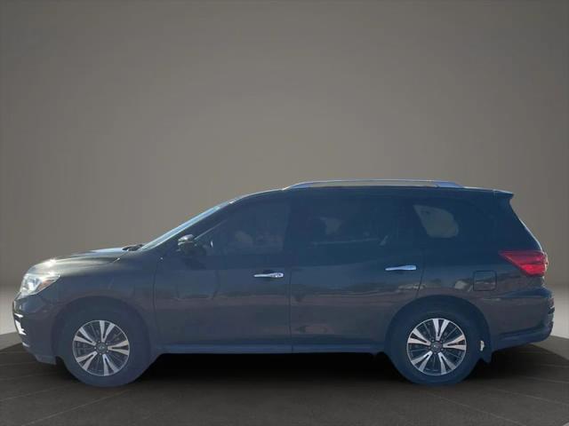 2017 Nissan Pathfinder SL