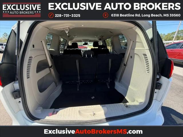 2023 Chrysler Voyager LX