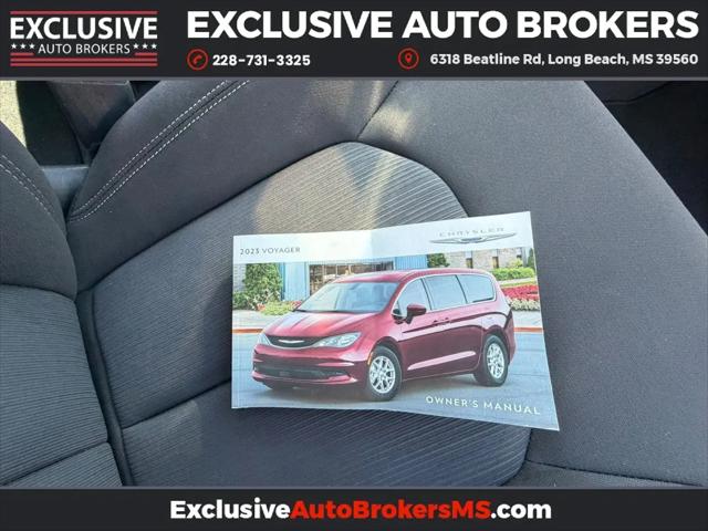 2023 Chrysler Voyager LX