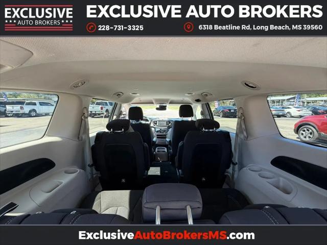 2023 Chrysler Voyager LX