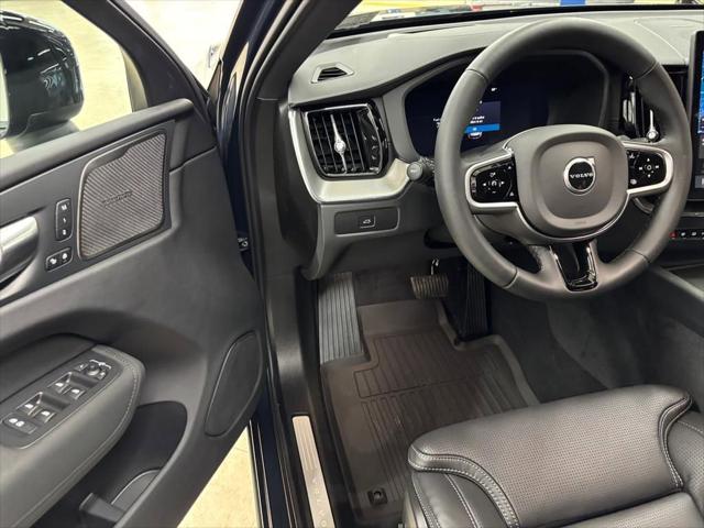 2026 Volvo XC60 B5 Ultra Black Edition