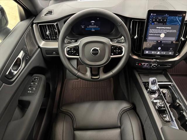2026 Volvo XC60 B5 Ultra Black Edition