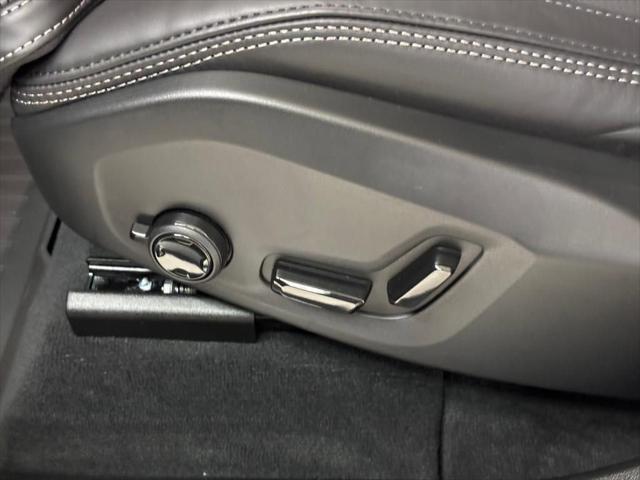 2026 Volvo XC60 B5 Ultra Black Edition