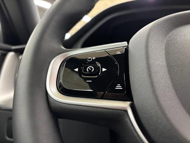 2026 Volvo XC60 B5 Ultra Black Edition