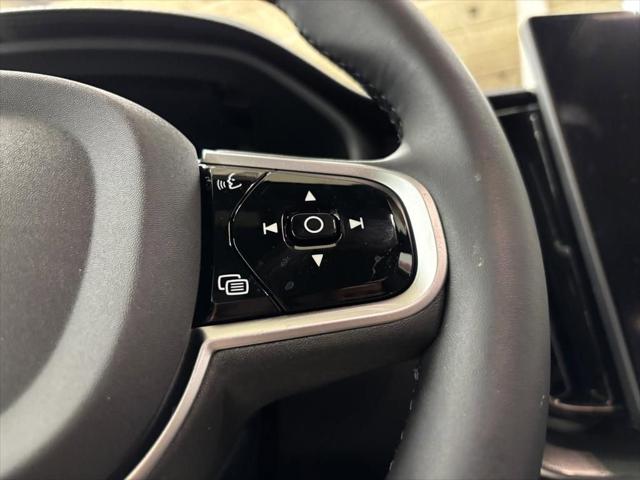 2026 Volvo XC60 B5 Ultra Black Edition