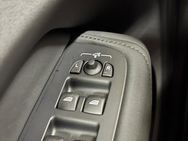 2026 Volvo XC60 B5 Ultra Black Edition