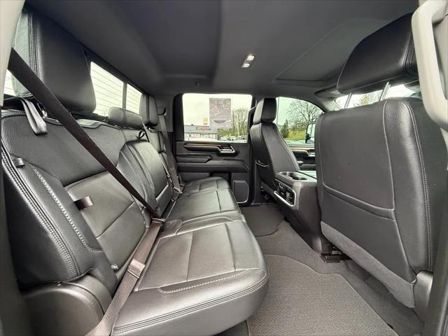 2024 GMC Sierra 3500HD 4WD Crew Cab Standard Bed Denali