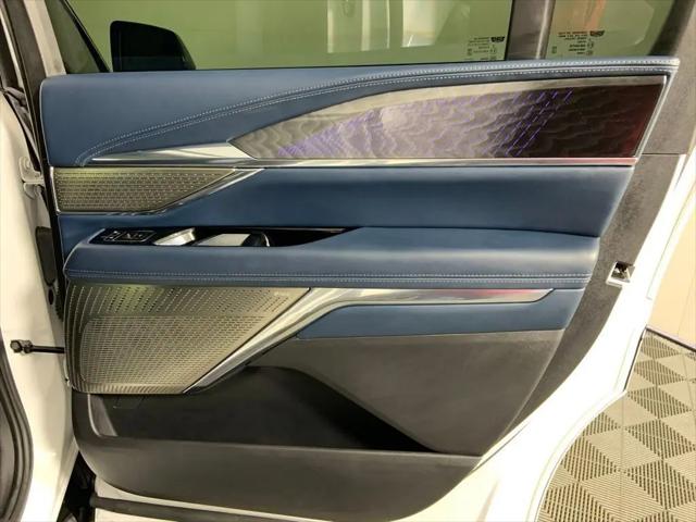 2025 Cadillac Escalade Luxury 2 AWD