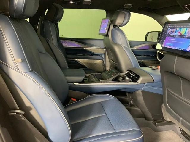 2025 Cadillac Escalade Luxury 2 AWD