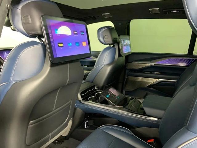 2025 Cadillac Escalade Luxury 2 AWD