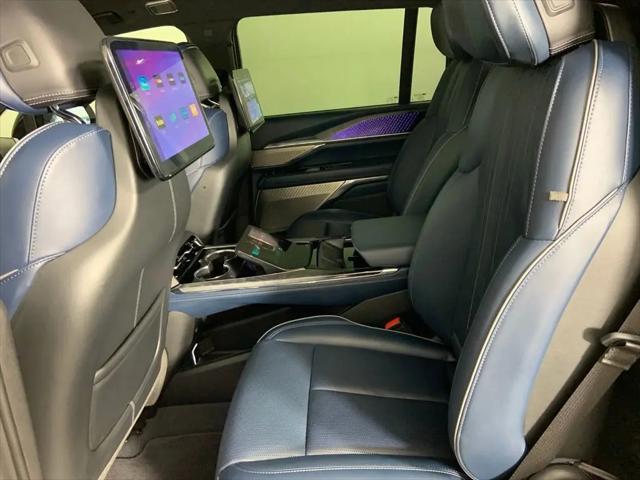 2025 Cadillac Escalade Luxury 2 AWD