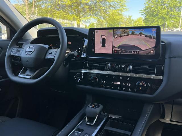 2026 Nissan Pathfinder SL