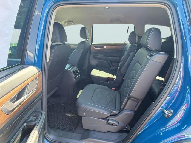 2026 Volkswagen Atlas SE with Technology