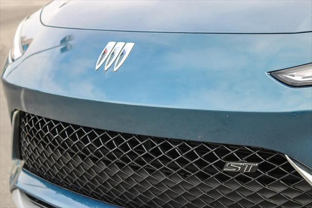 2024 Buick NV Sport Touring FWD