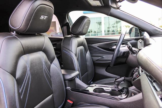 2024 Buick NV Sport Touring FWD