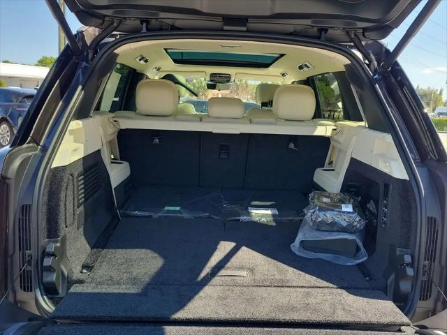 2026 Land Rover Range Rover P400 SE 7 Seat