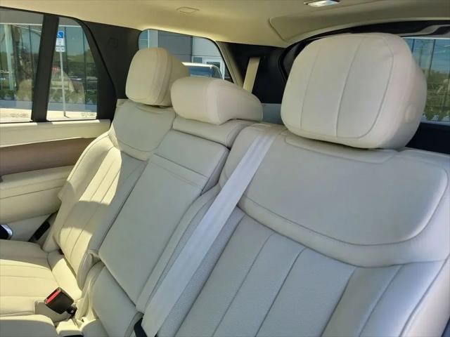 2026 Land Rover Range Rover P400 SE 7 Seat