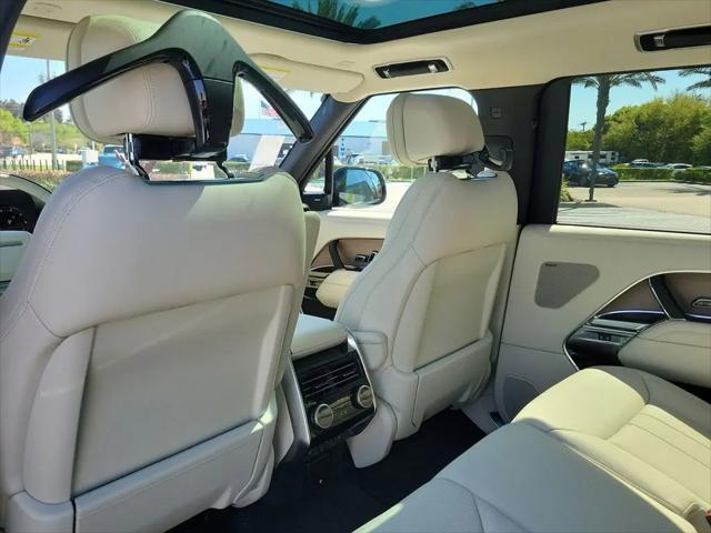 2026 Land Rover Range Rover P400 SE 7 Seat