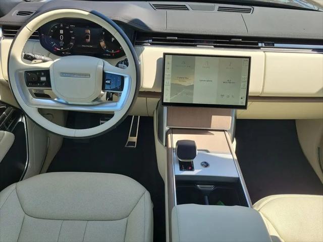 2026 Land Rover Range Rover P400 SE 7 Seat
