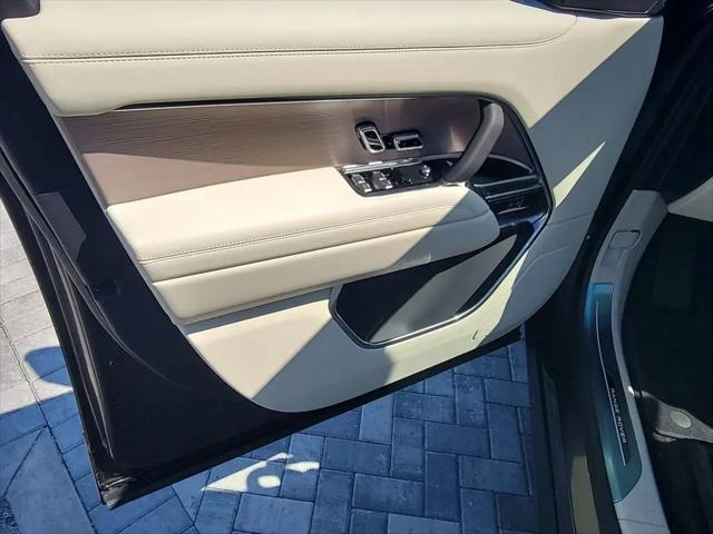 2026 Land Rover Range Rover P400 SE 7 Seat