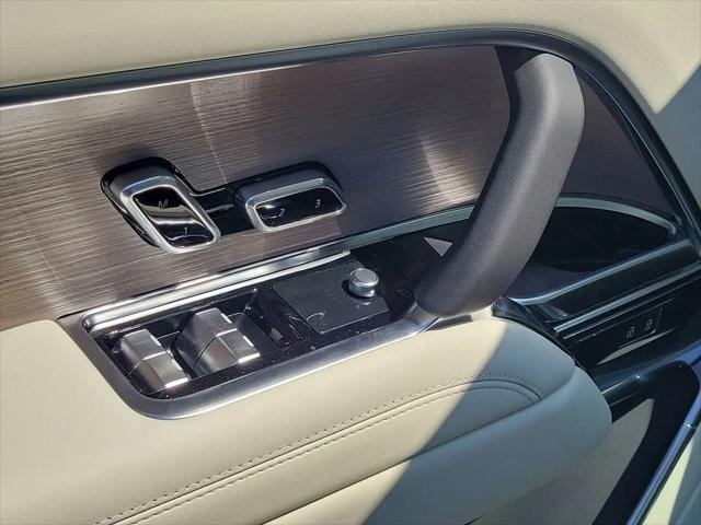 2026 Land Rover Range Rover P400 SE 7 Seat