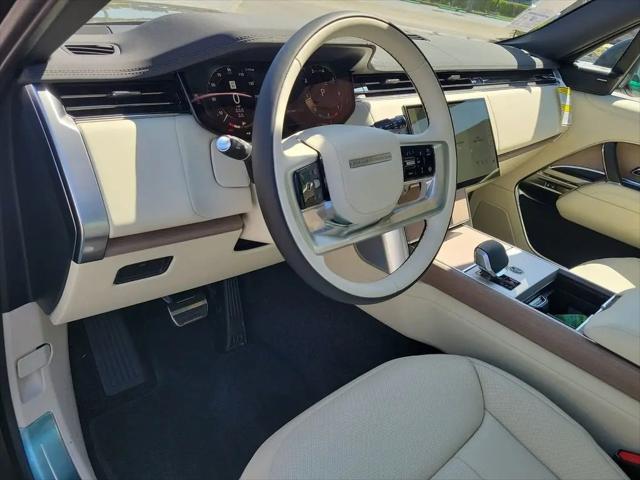 2026 Land Rover Range Rover P400 SE 7 Seat