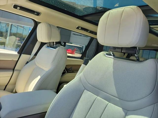 2026 Land Rover Range Rover P400 SE 7 Seat