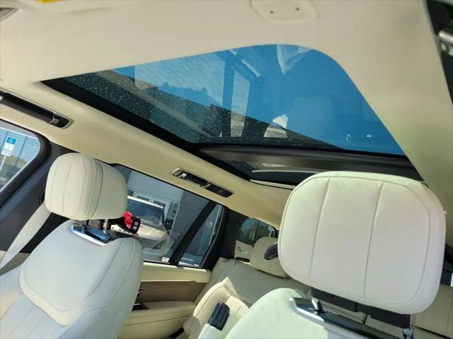 2026 Land Rover Range Rover P400 SE 7 Seat