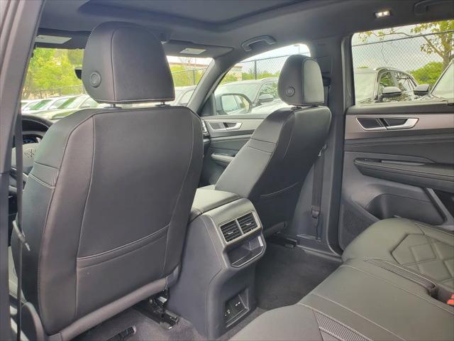 2026 Volkswagen Atlas Cross Sport SE with Technology