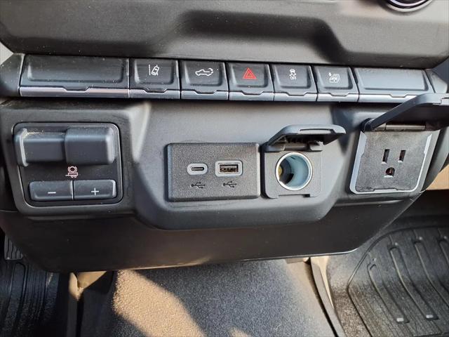 2024 Chevrolet Silverado 2500HD 4WD Double Cab Standard Bed Custom