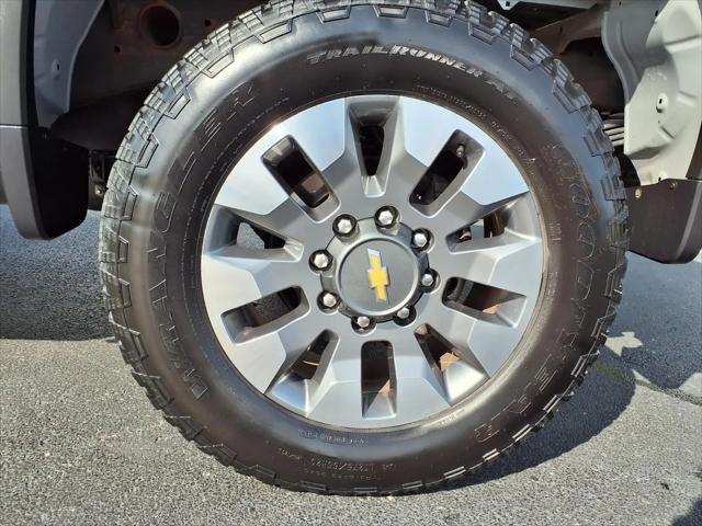 2024 Chevrolet Silverado 2500HD 4WD Double Cab Standard Bed Custom