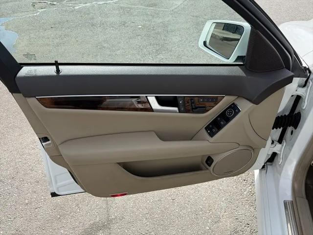 2013 Mercedes-Benz C-CLASS C 300 Luxury 4MATIC