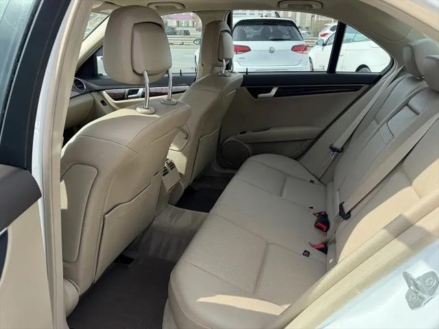 2013 Mercedes-Benz C-CLASS C 300 Luxury 4MATIC